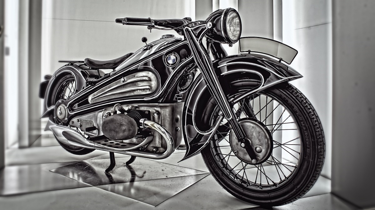 BMW R6

Camera: Nikon D750
Shutter Speed: Exposure bracketing
Aperture: F/11
Focal Length: 24 mm
ISO Speed: 100
Lense: Nikon 24 mm f/2 AI