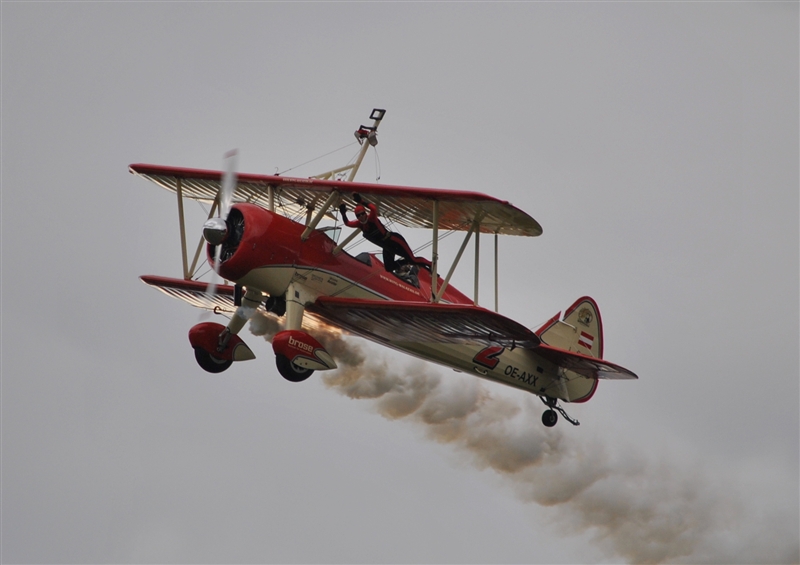 Boeing Stearman Wingwalkerin Peggy Krainz Airshow Coburg 2011