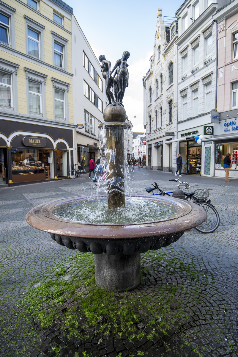 Bonn Brunnen.jpg