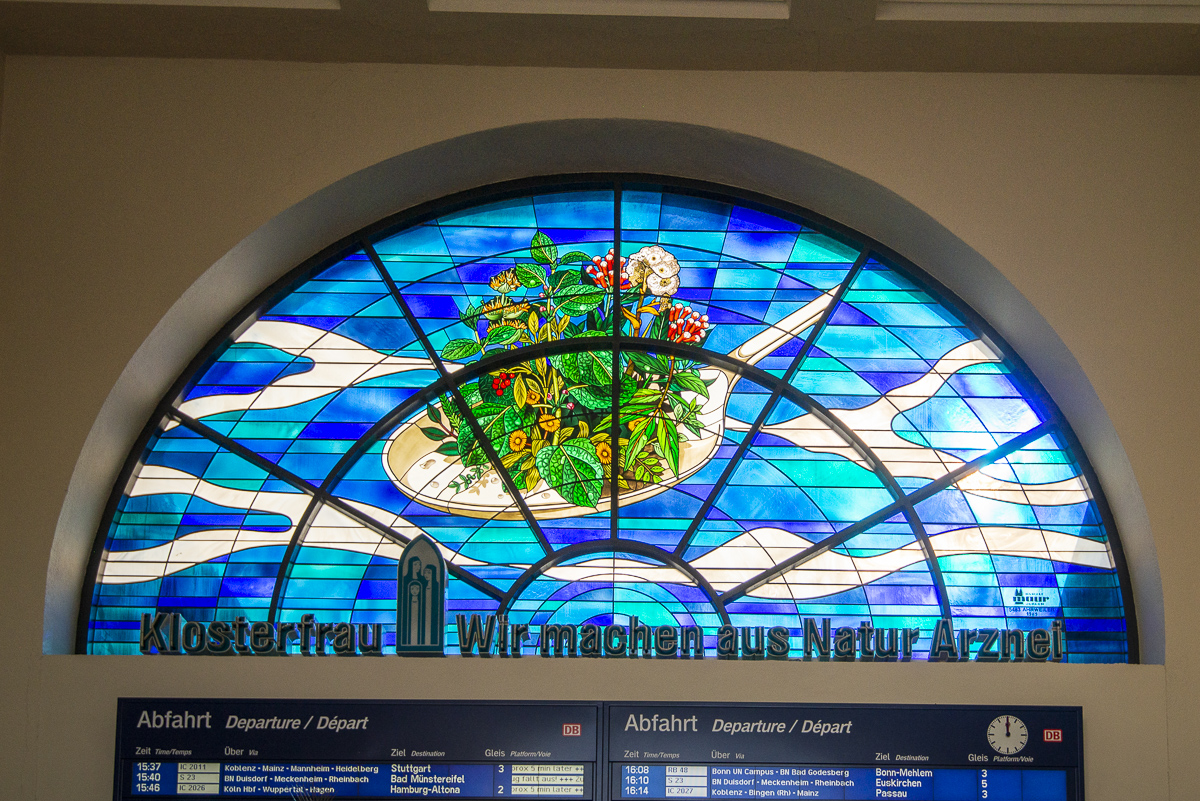 Bonn Fenster Bahnhof.jpg