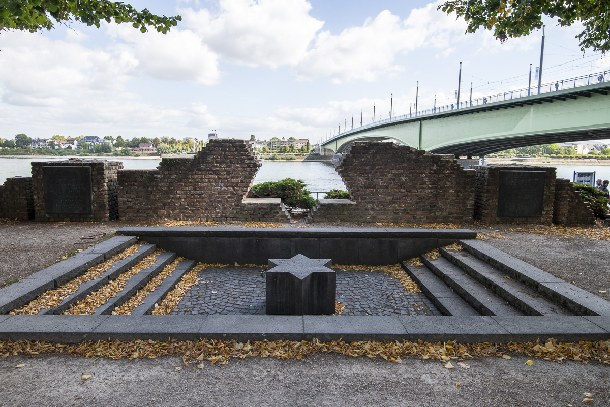 Bonn Gedenkstätte Synagoge.jpg