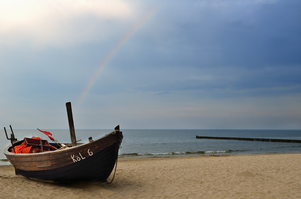 Boot mit Regenbogen