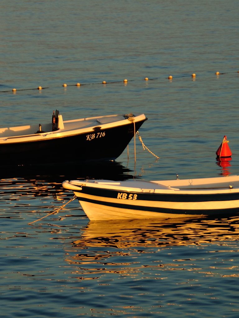 Boote im Sonnenuntergang