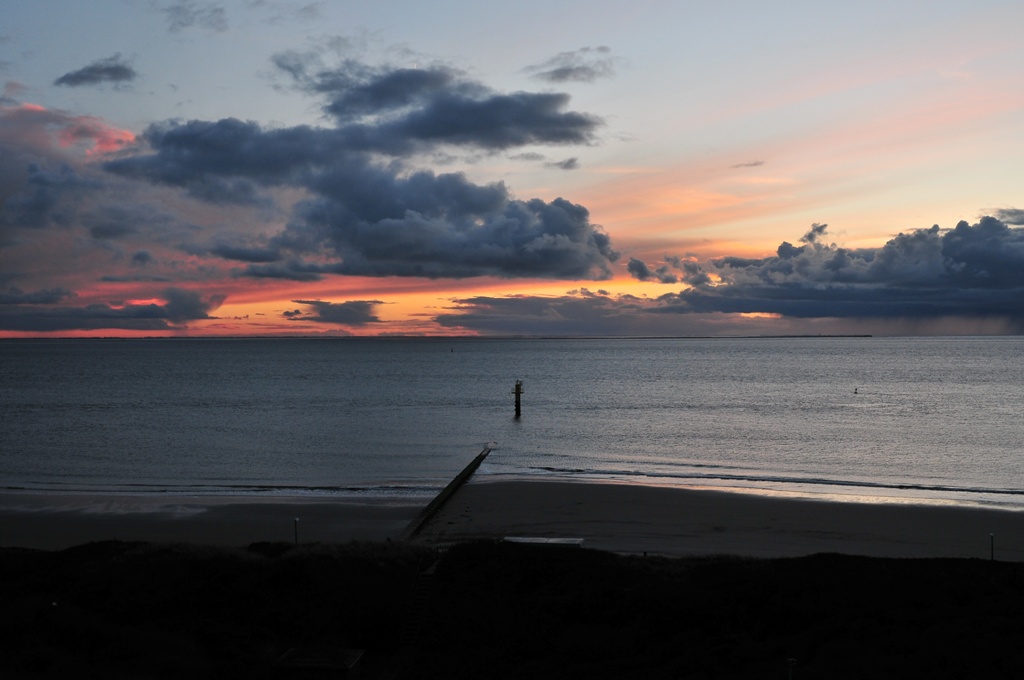 Borkum: Abendstimmung am Südstrand-Pegel (MHX 6217x)