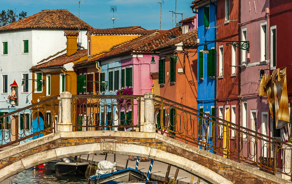 Brücke mit bunten Häusern Burano
