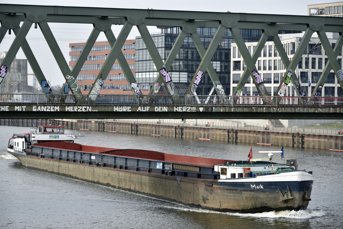 bremen_eisenbahnbruecke.jpg
