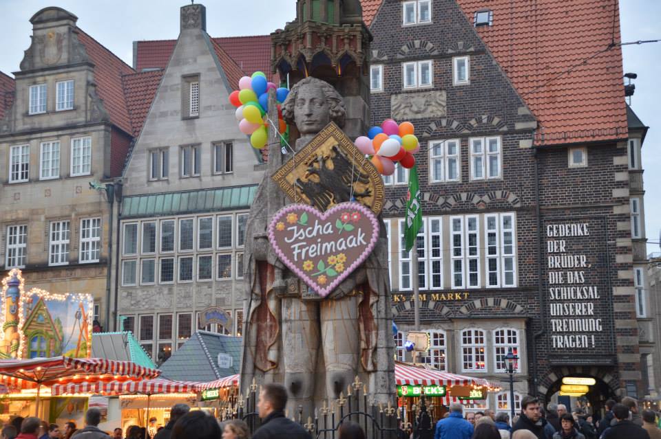 Bremer Roland, während des Freimarktes.