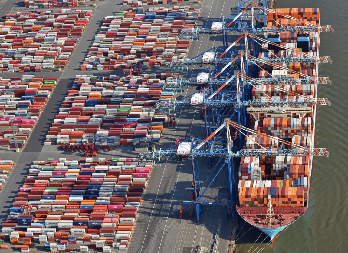 bremerhaven_containerterminal_2.jpg