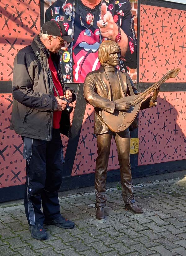 Brian Jones und ich.jpg
