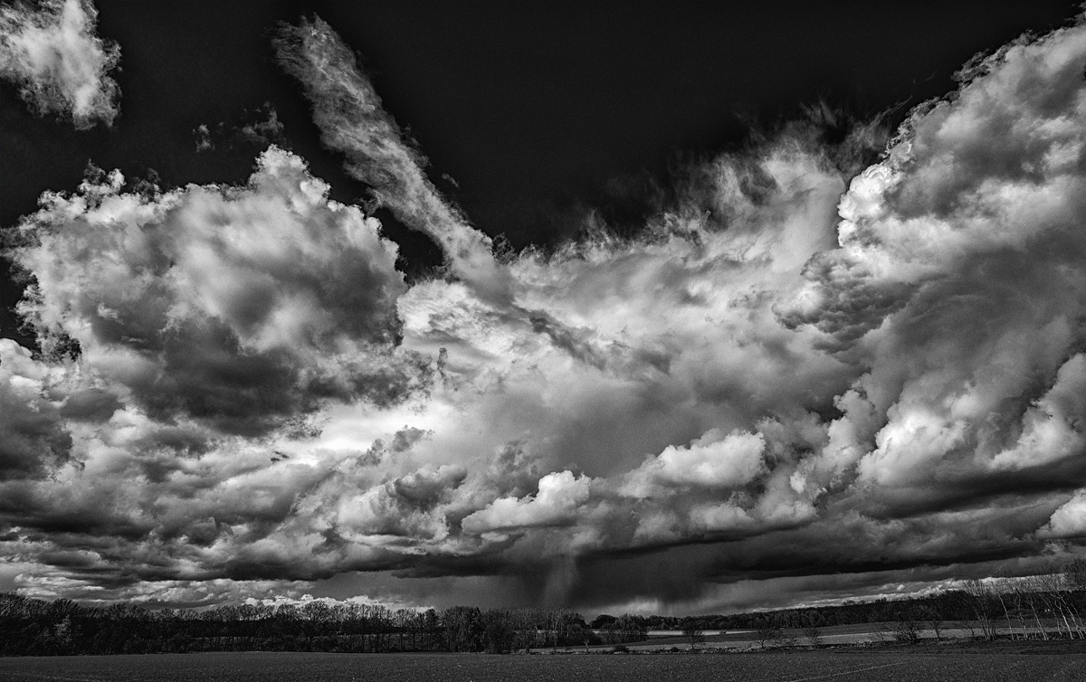 Brodelnder Aprilhimmel 2