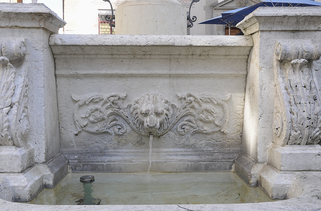 Brunnen_ZH.jpg