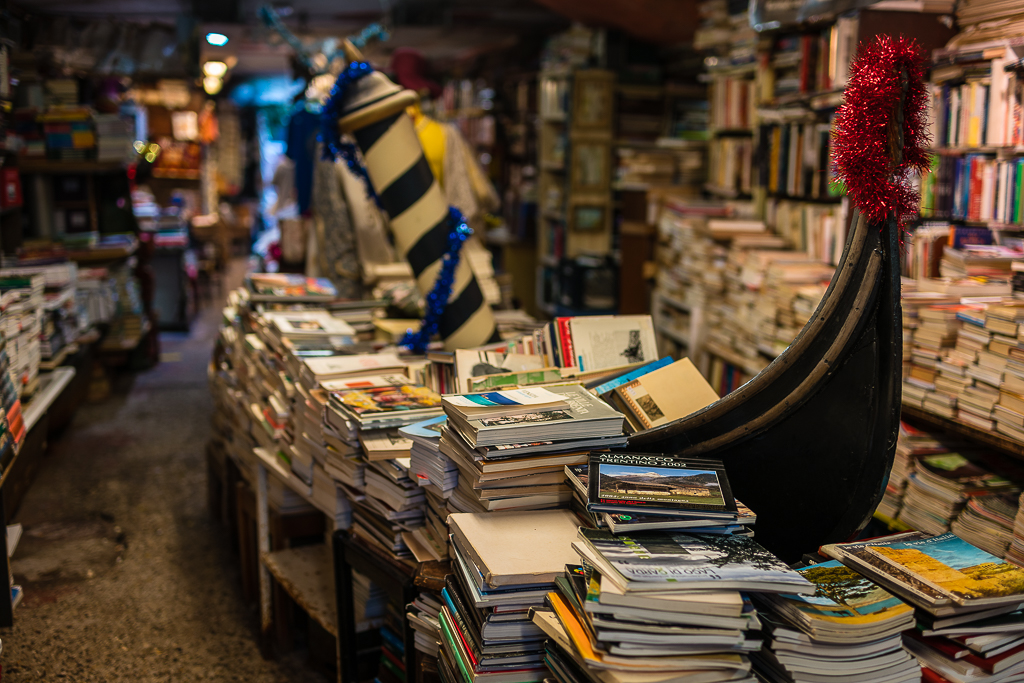 Buchhandlung acqua alta