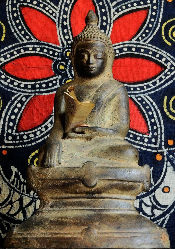 Buddha-Image - Myanmar, Bronze - ca. 16./17. Jahrhundert