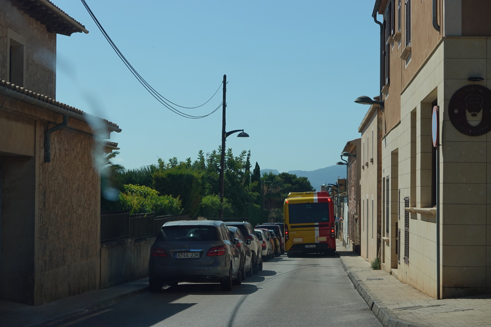 Bus1.jpg