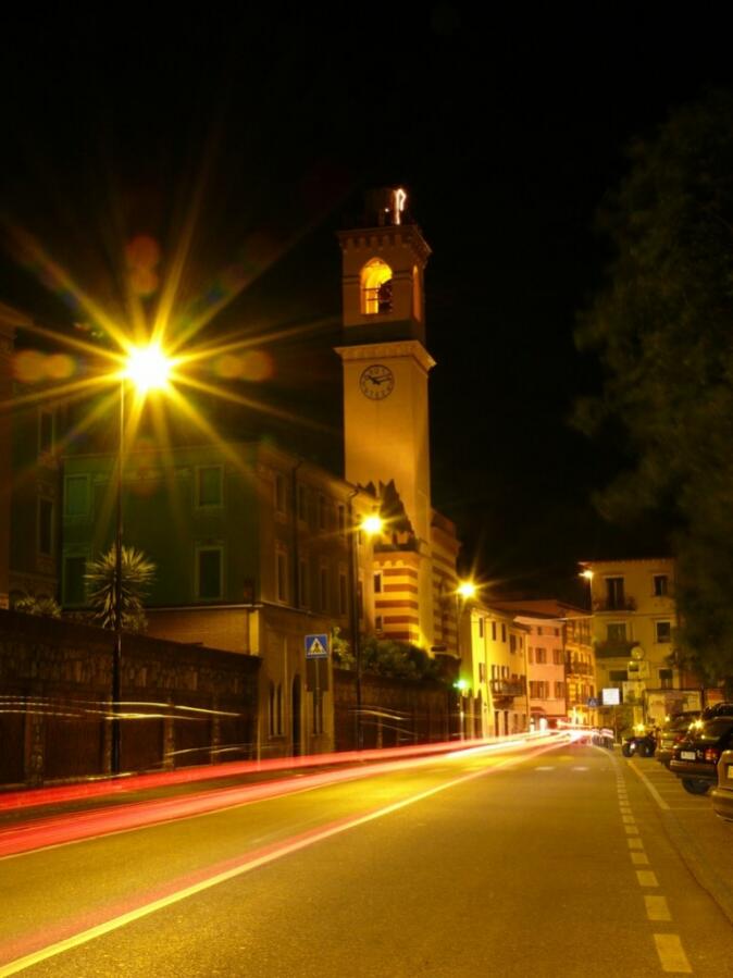 Castelletto die Brenzone am Gardasee bei Nacht
