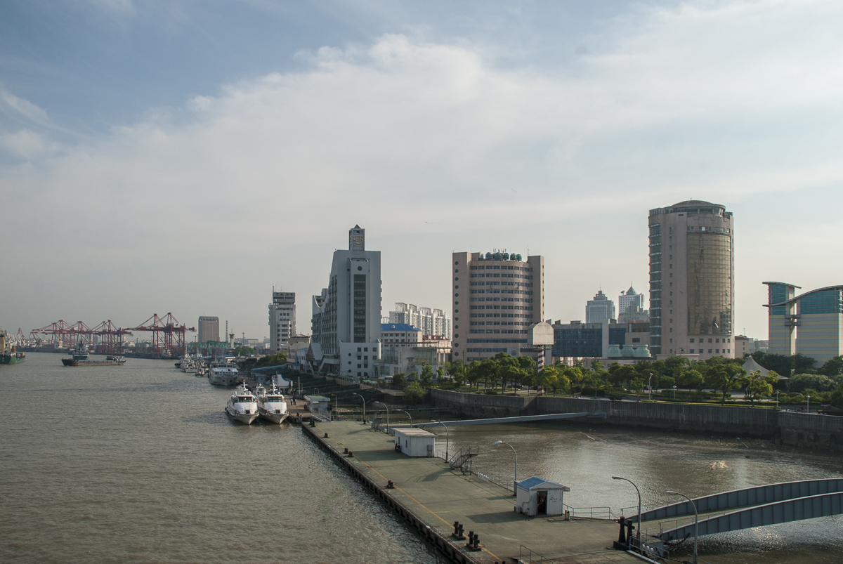 China047