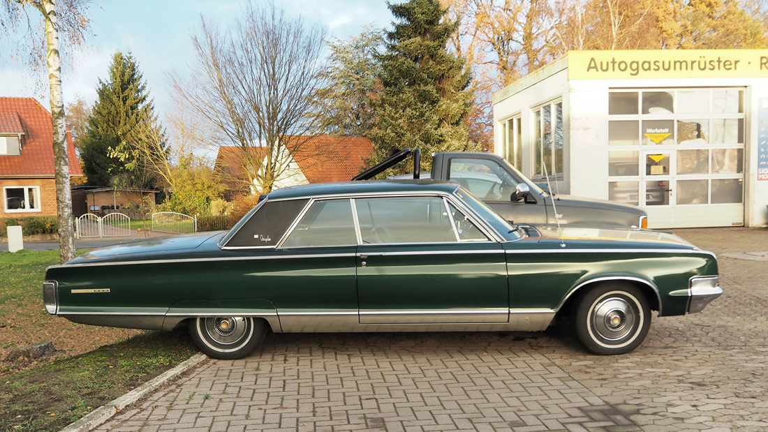 Chrysler New Yorker 3.jpg