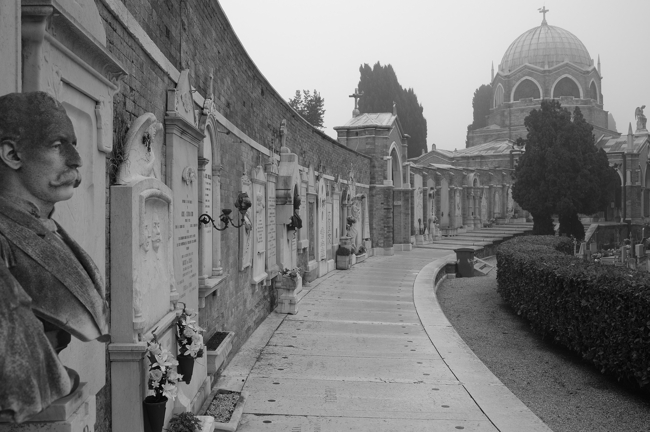 Cimetero di San Michele am Abend