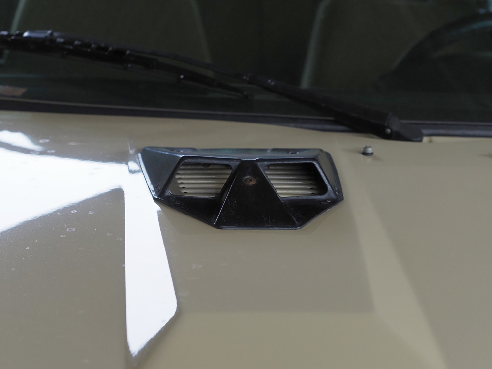 Citroen CS 1400 GTi Haube.jpg