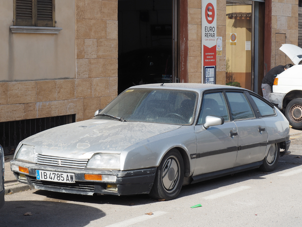 Citroen CX25 GTi Turbo 2 ABS Front.jpg