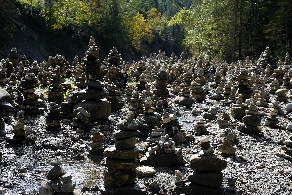 comp DSC 1325 bearbeitet

Steinmänner im Tal der Breitach, kurz vor Riezlern