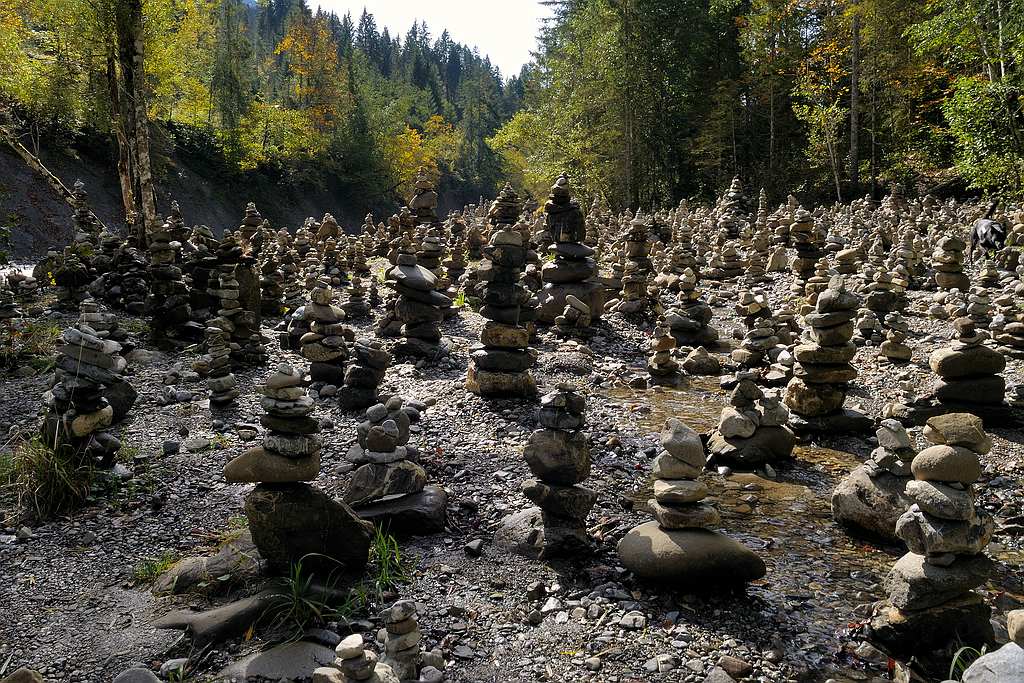 comp DSC 1335 bearbeitet

Steinmänner im Tal der Breitach, kurz vor Riezlern