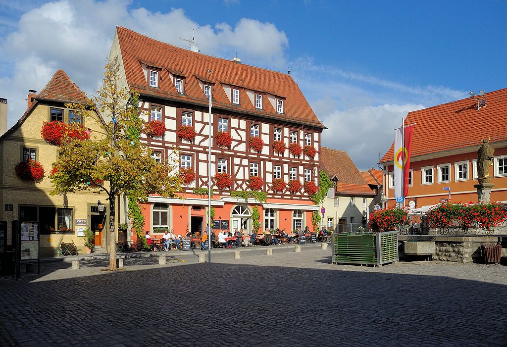 comp DSC 1427 bearbeitet ShiftN

Marktplatz Volkach