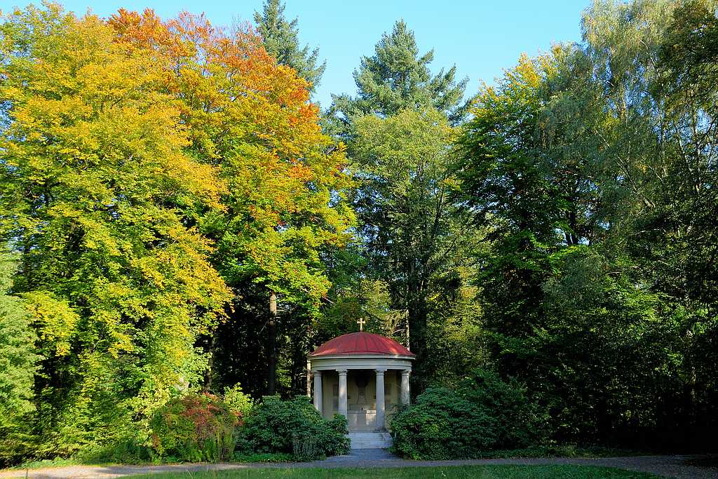 comp DSC 1588 bearbeitet

Schlosspark von Schloss Schwanberg