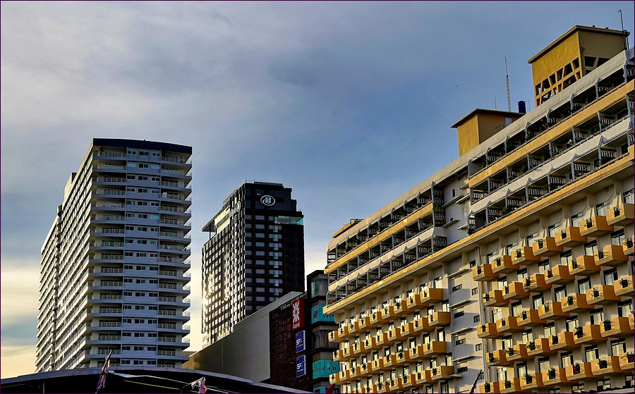 comp_2Building-lumi2.jpg