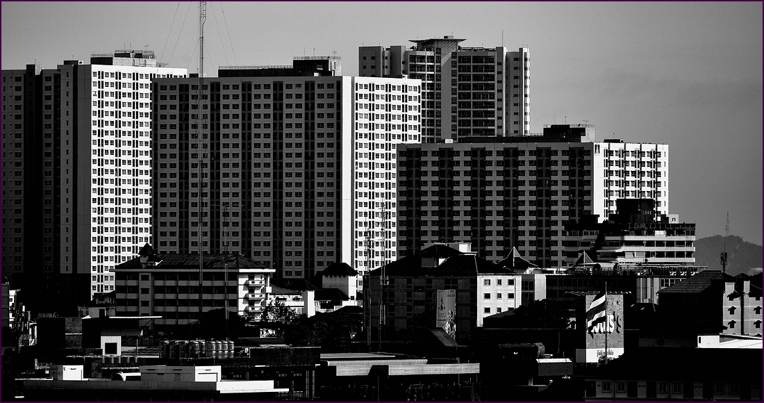 comp_2BuildingsLumi.jpg
