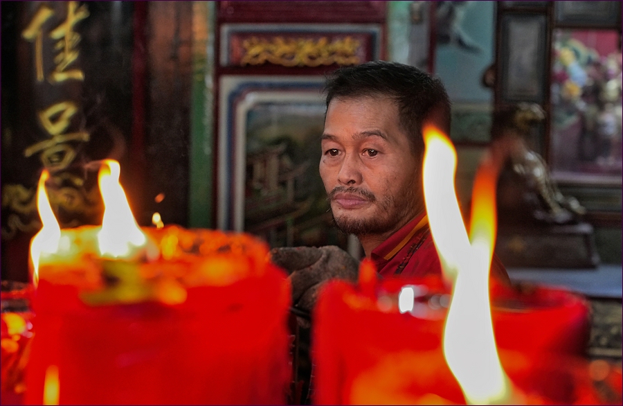 comp_2candle-lumi-small.jpg