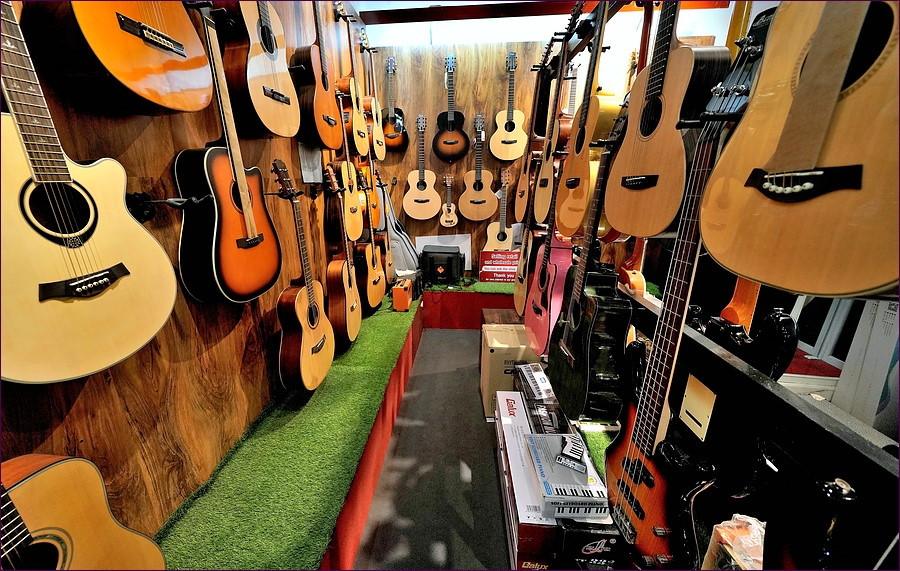 comp_2guitar.jpg