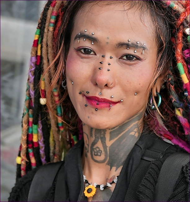 comp_2JapaneseGirl1-lumi.jpg
