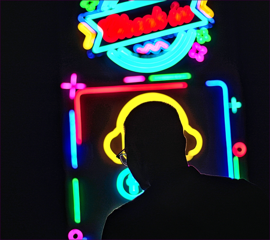 comp_2Neon1-lumi - Kopie.jpg