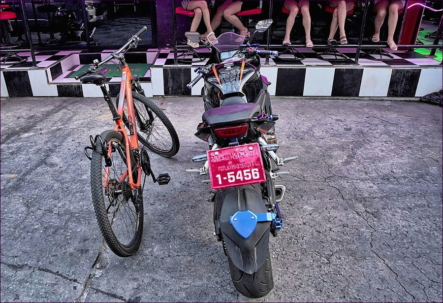 comp_2Parkplatz-lumi.jpg