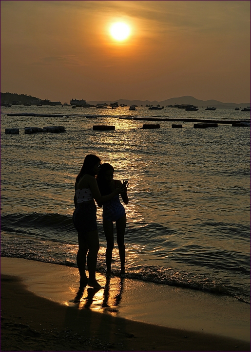 comp_2People3-lumi.jpg