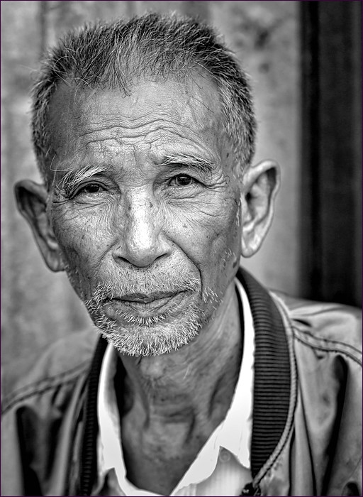 comp_2Portrait75mmSW-lumi.jpg