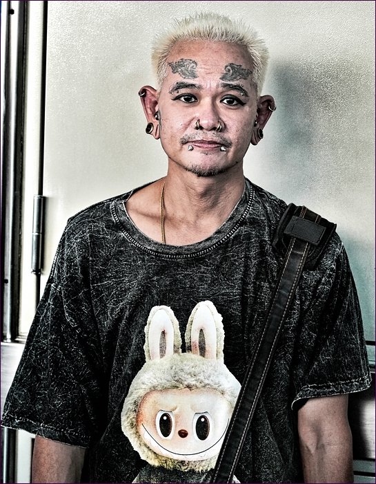 comp_2PortraitX-2-lumi.jpg