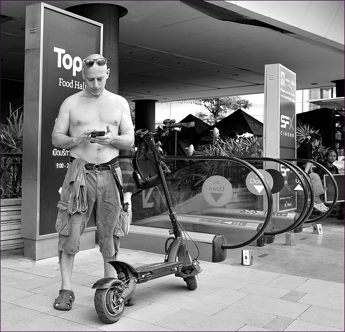 comp_2Scooter.jpg