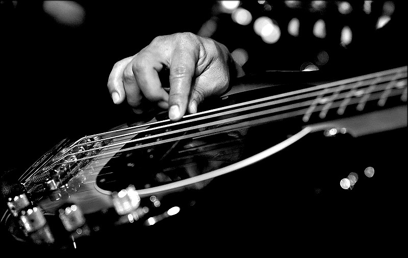comp_guitar-sw.jpg