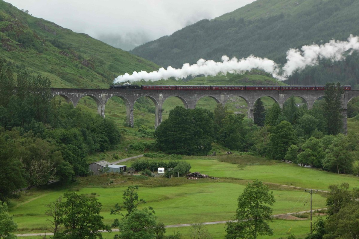 comp_Hogwarts Express.jpg