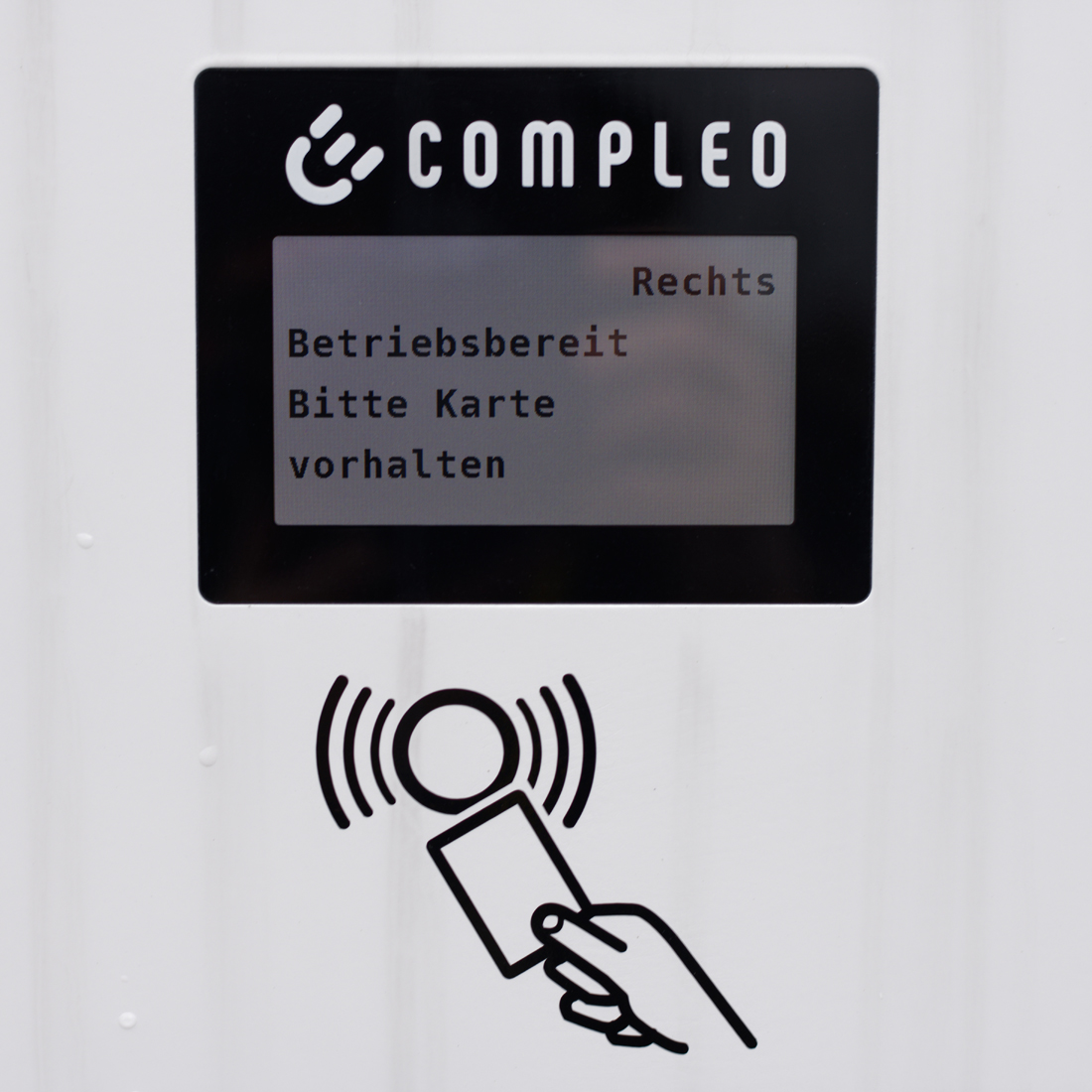 Compleo Front.jpg
