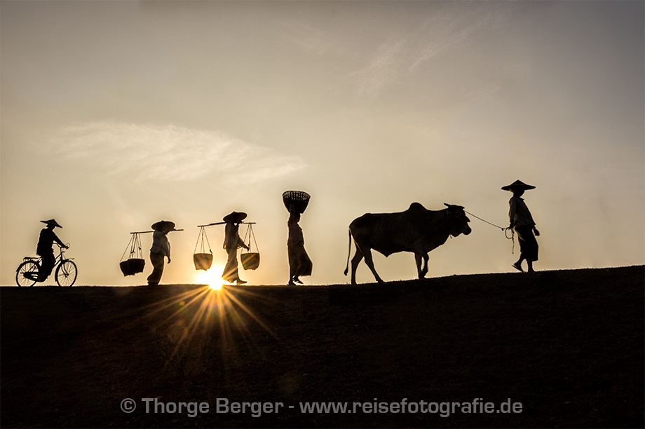 Dörfler auf dem Heimweg