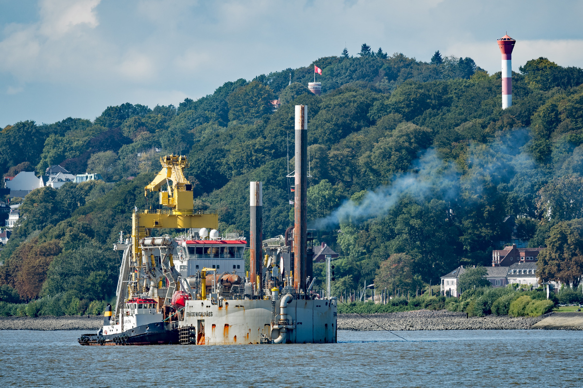 D50_3138_Saugbagger vor Blankenese_ElbeIA_9_2020.jpg
