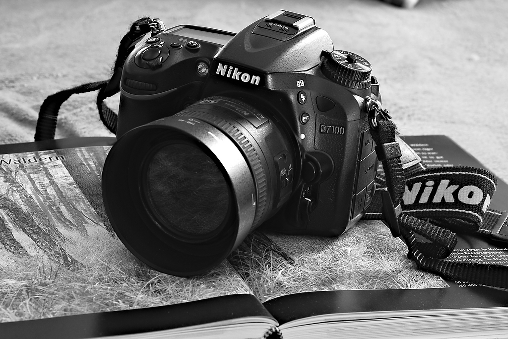 D7100