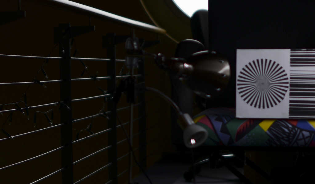 D800 Justageergebnis März 2013, 250cm Motivabstand, 28/1.8 Offenblende, 1/320s, Phasen-AF Rechts