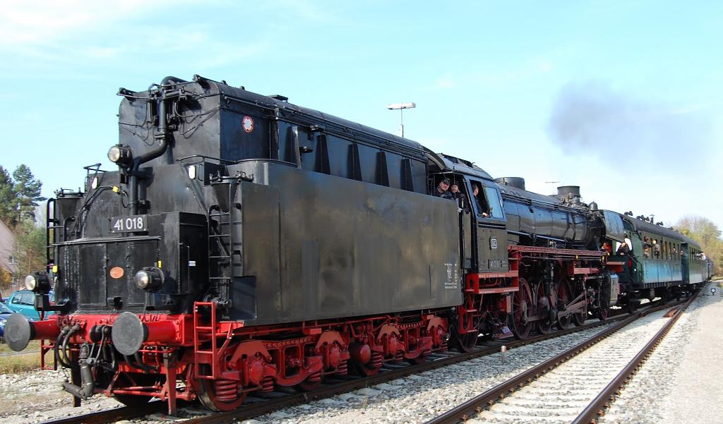 Dampflok 41018 Tender voraus