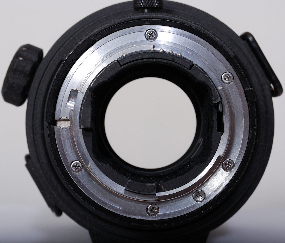 Das AF 300/2.8 ED Nikkor nach Reparatur und Reinigung,
Blick von hinten