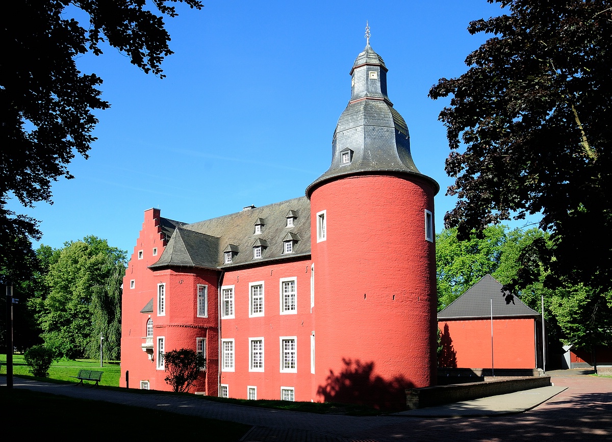 Das rote Gemäuer der Alsdorfer Burg  DSC0111