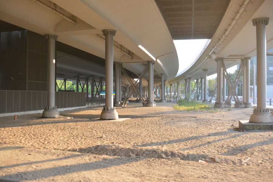 DB 150511 8147 BhfNFF
Das ist der Hauptbahnhof (ehem. Bhf Lehrter Strasse)